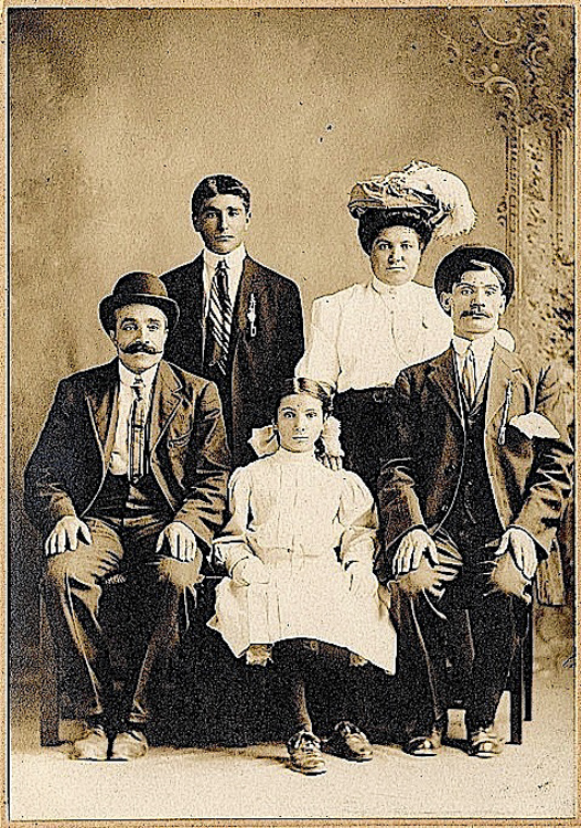 MalkasianFamily1910.jpg