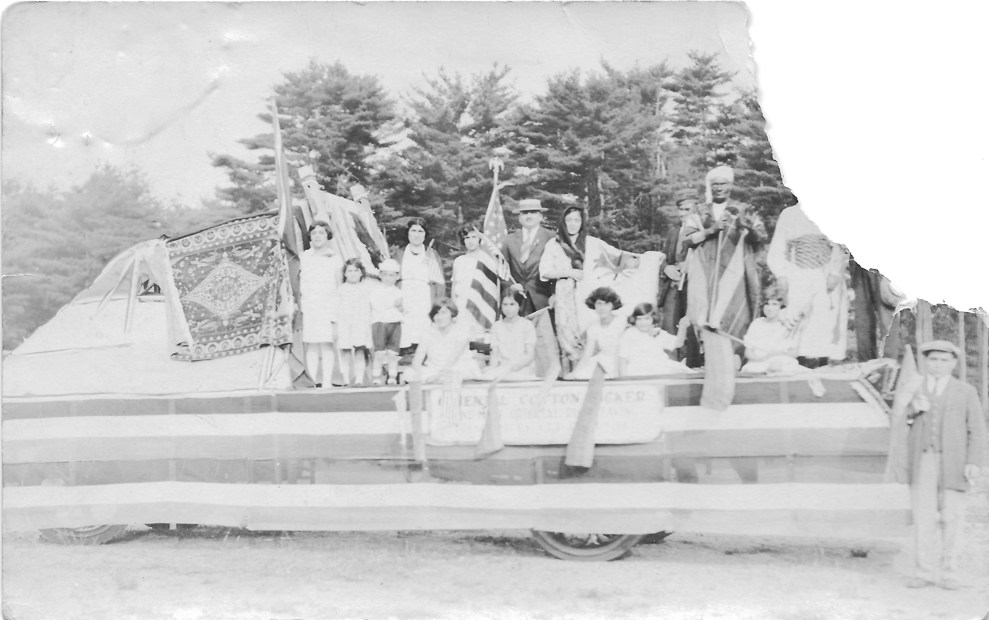 21 Vartanoosh parade float 1936.jpg