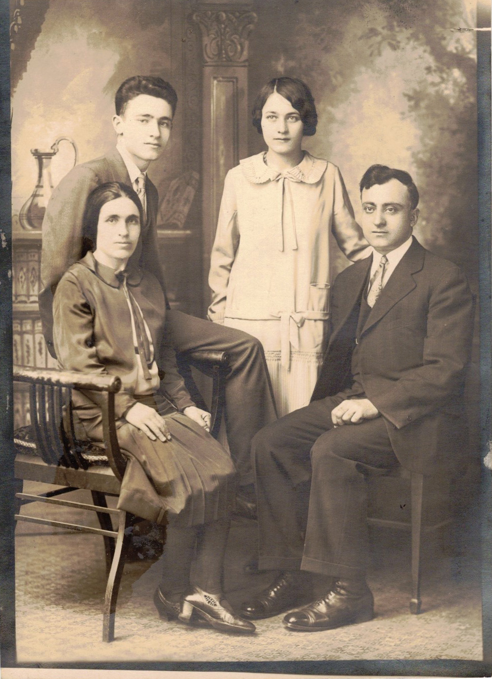 Garabed Norsigian and family late 1920s.jpg