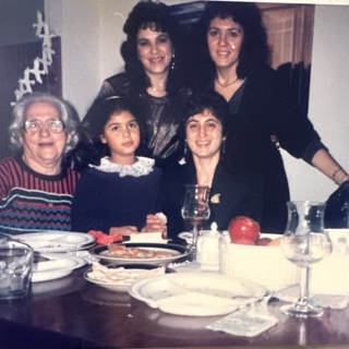 32_IMG_4542 Vickie Akillian unidentified young girl Nancy Linda and Kathy Aunt Florence.jpeg