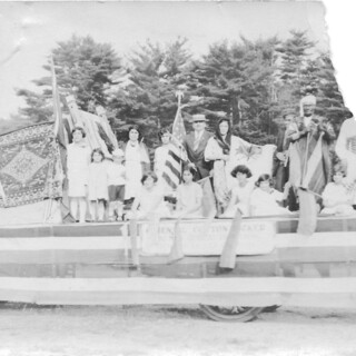 21 Vartanoosh parade float 1936.jpg